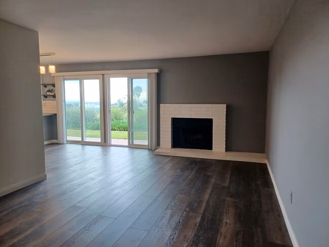 3664 Clairemont Dr San Diego, CA 92117 photo 3