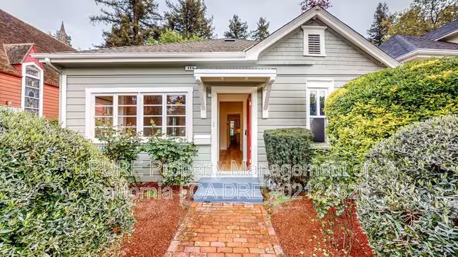 484 Sonoma Ave Santa Rosa, CA 95401 photo 3