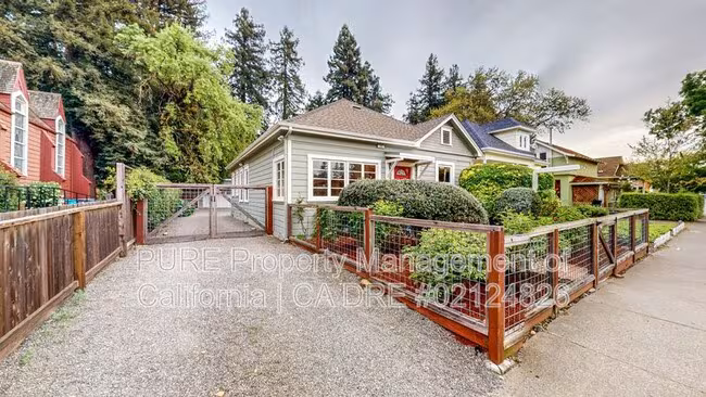 484 Sonoma Ave Santa Rosa, CA 95401 photo 2