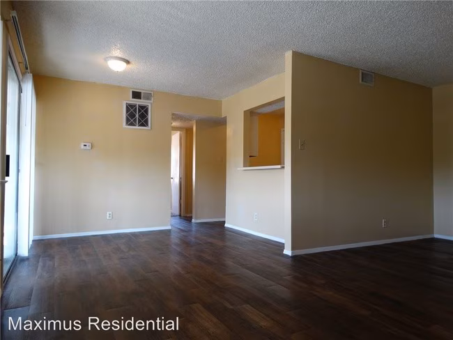 8905 Parkfield Dr Austin, TX 78758 photo 5