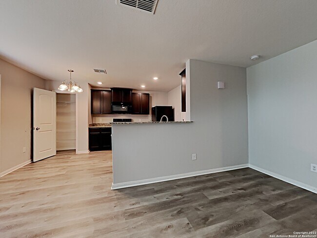 3230 Begonia Bend San Antonio, TX 78222 photo 3