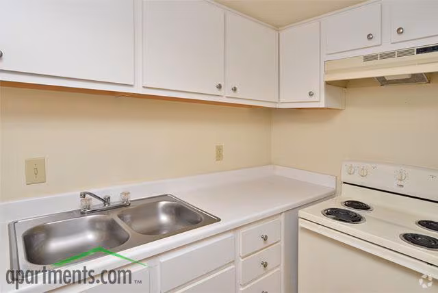 Willow Tree Apartments photo 3