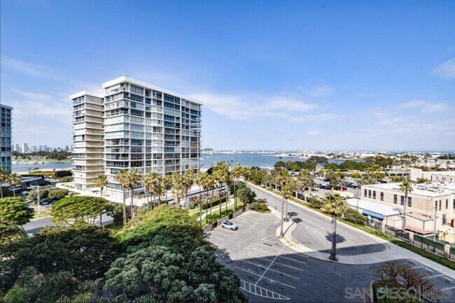 1830 Avenida del Mundo Coronado, CA 92118 photo 4