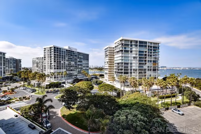 1830 Avenida del Mundo Coronado, CA 92118 photo 2