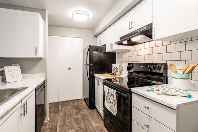 The Stinson Apartment Homes photo 3