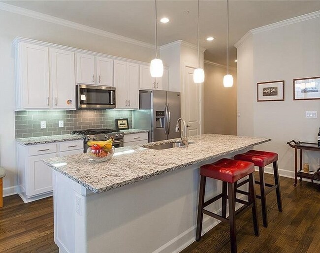 5015 Meridian Ln Addison, TX 75001 photo 2