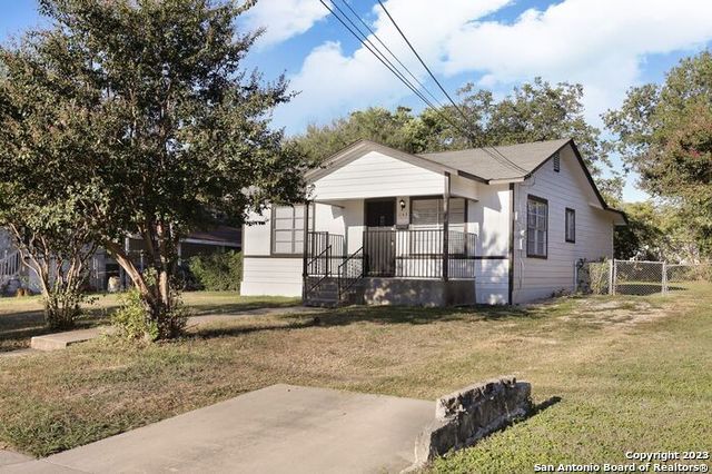 143 Loma Park Dr San Antonio, TX 78228 photo 2