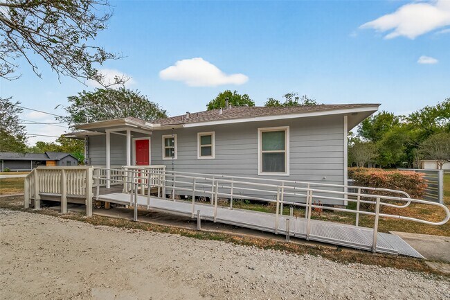6928 Apache Street, Houston, TX 77028 photo 4