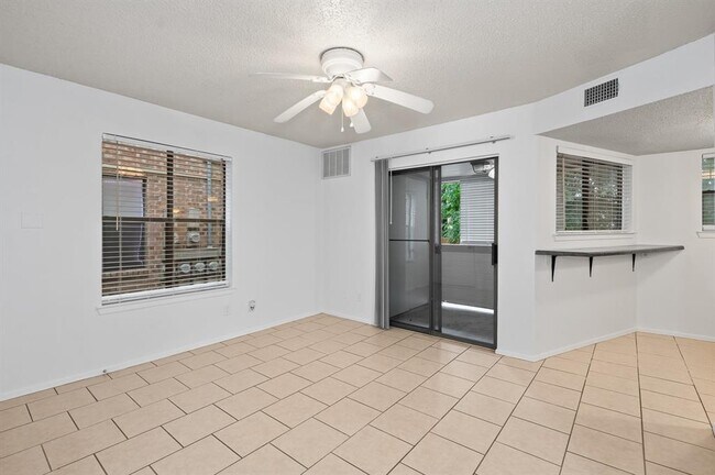 2500 Burleson Rd Austin, TX 78741 photo 2