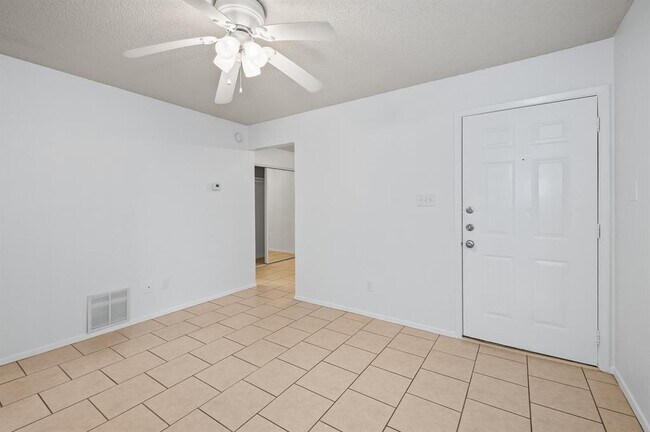 2500 Burleson Rd Austin, TX 78741 photo 4