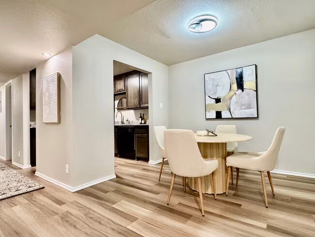 Midtown Apartments photo 2