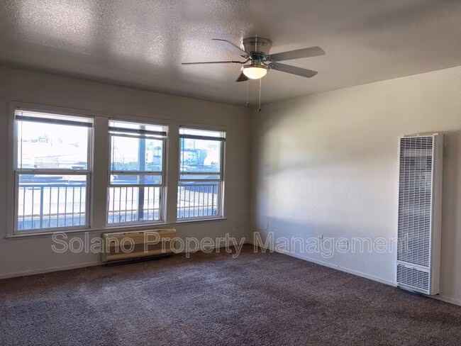712 Jackson St Fairfield, CA 94533 photo 4