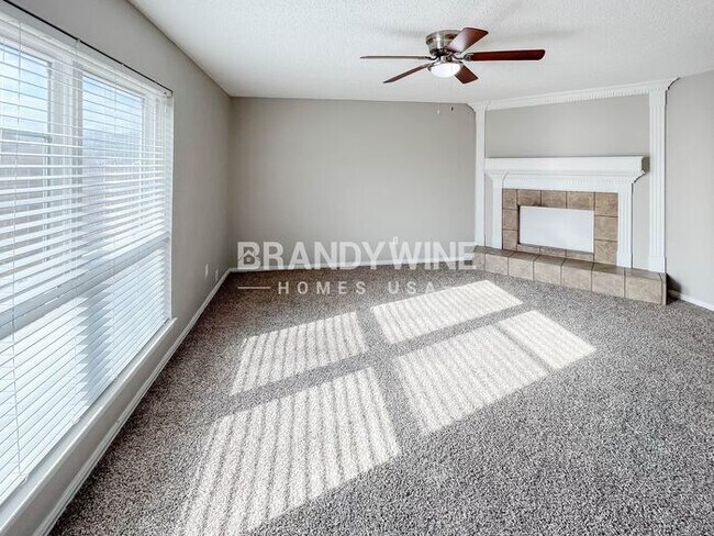 553 Edwards Dr Saginaw, TX 76179 photo 4