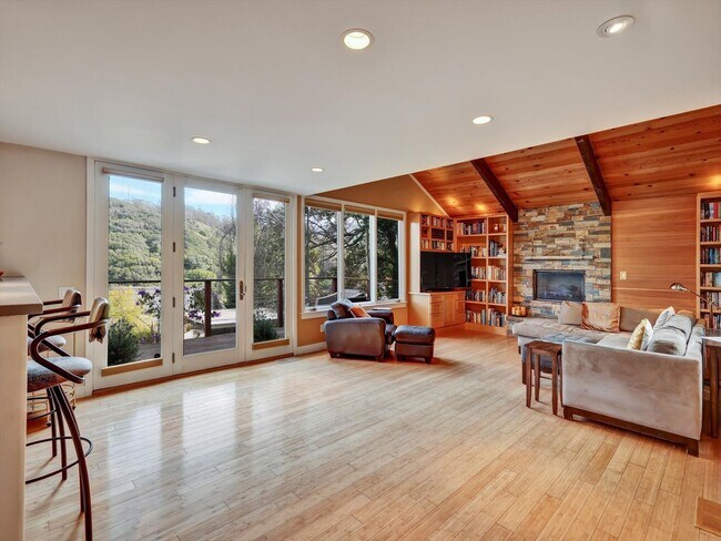 391 Carrera Drive, Mill Valley, CA 94941 photo 4