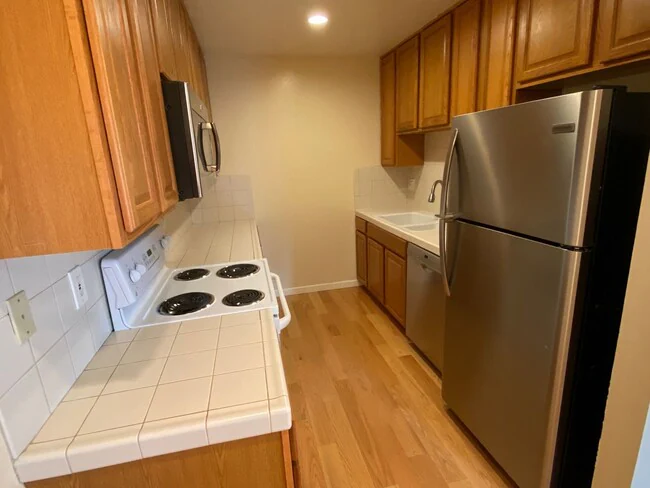 2530 Hawkington Court, Santa Clara, CA 95051 photo 3