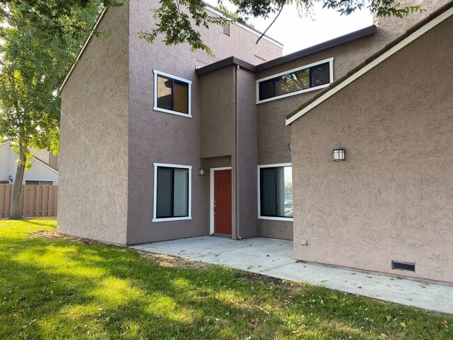 2530 Hawkington Court, Santa Clara, CA 95051 photo 2