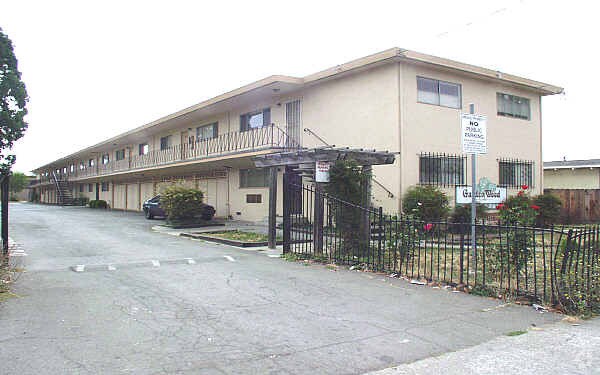 South Garden Apts photo 2