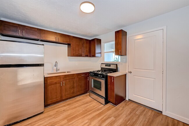 6420 Conley St. photo 2