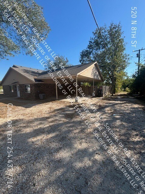 520 N 8th St Temple, TX 76501 photo 2