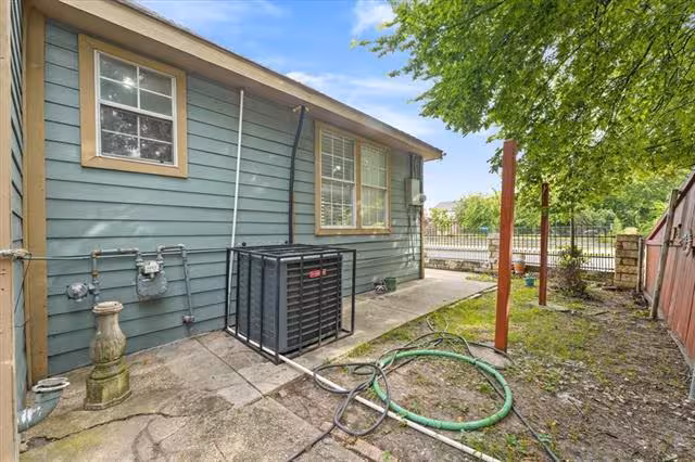 709 South Munger Boulevard, Dallas, TX 75223 photo 4