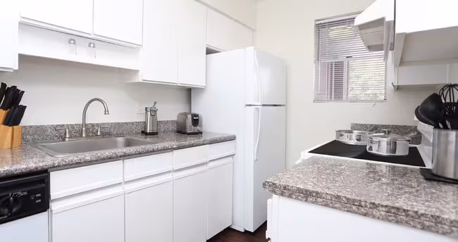 Briarwood Apartments photo 3
