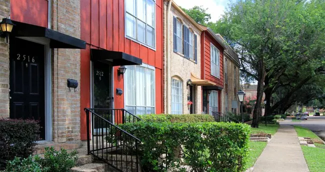 Briarwood Apartments photo 2