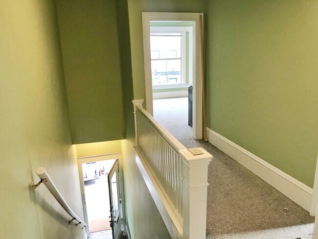 1008 E Harrison St Seattle, WA 98102 photo 3