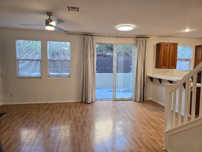 1517 Laurel Grove Dr Chula Vista, CA 91915 photo 2