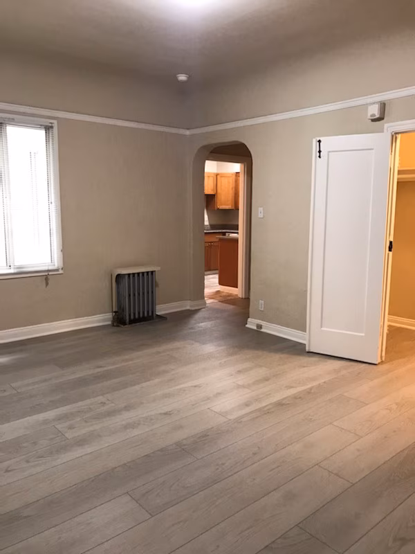 Pine Grove Apartments photo 4