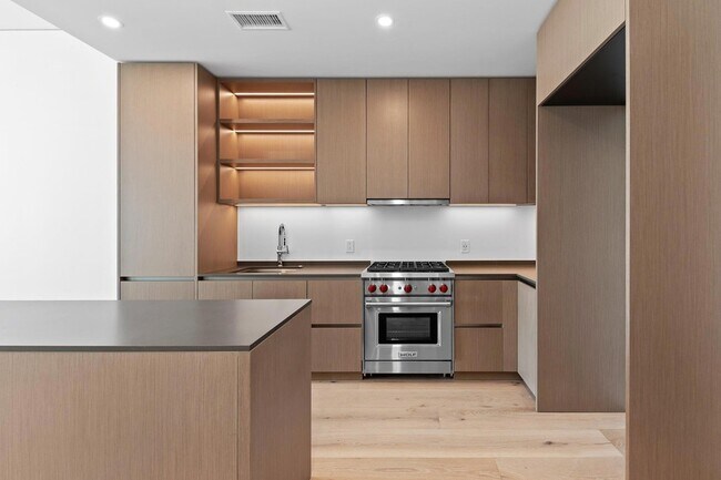 610 Davis St Austin, TX 78701 photo 2