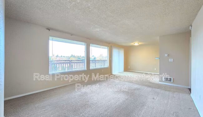 228 N Stillaguamish Ave Arlington, WA 98223 photo 4