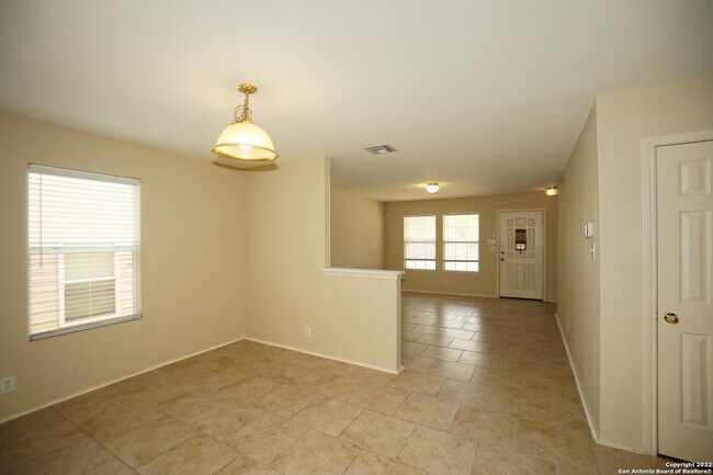 8043 Cypress Pass San Antonio, TX 78240 photo 5