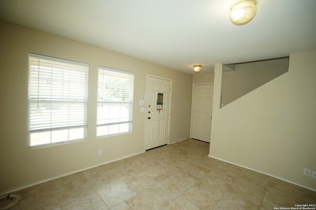 8043 Cypress Pass San Antonio, TX 78240 photo 2