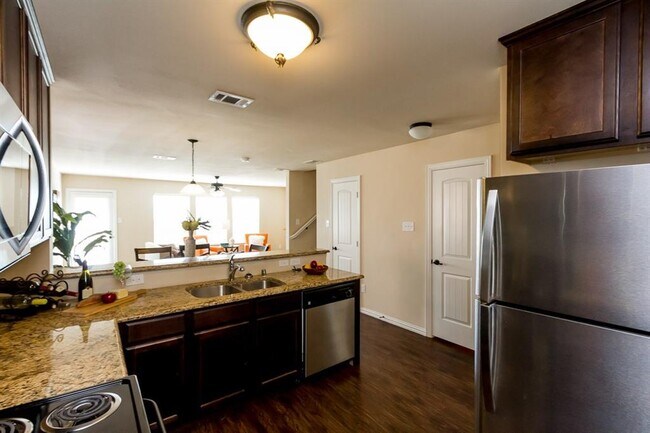 1208 Bayfield Street, Denton, TX 76209 photo 5