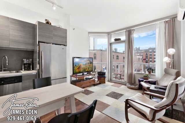 40 N 4th St Brooklyn, NY 11249 photo 2