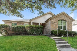 112 Bushel Ln Dallas, TX 75241 photo 2