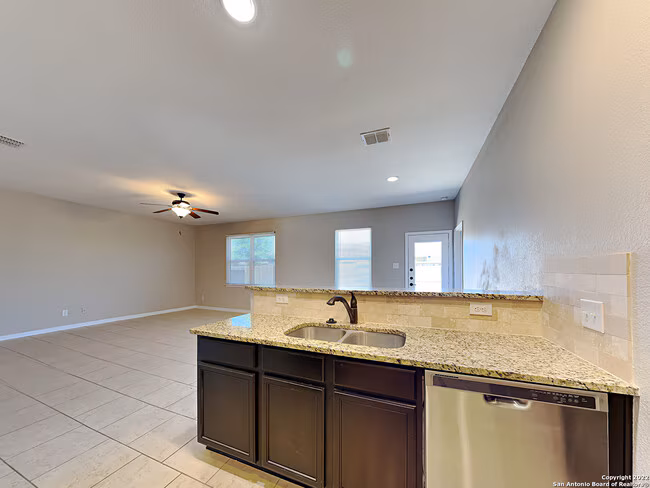 7715 Watersedge Cove San Antonio, TX 78254 photo 4