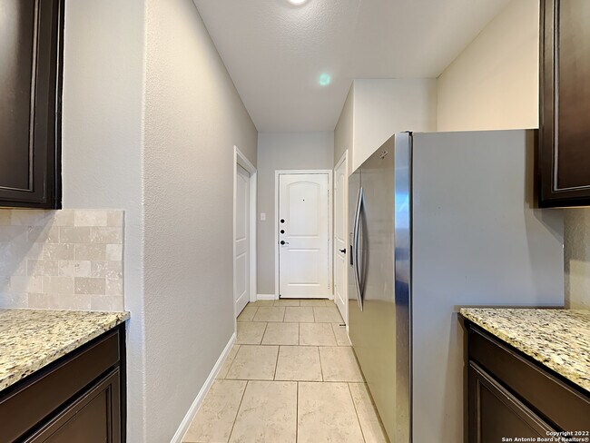 7715 Watersedge Cove San Antonio, TX 78254 photo 3