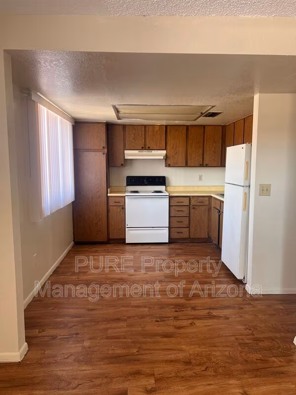 231 E 2nd Ave Mesa, AZ 85210 photo 4
