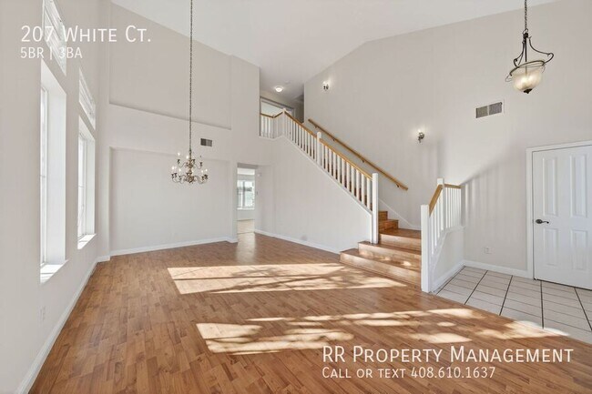 207 White Ct. photo 4