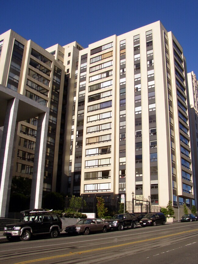 Gramercy Towers photo 4