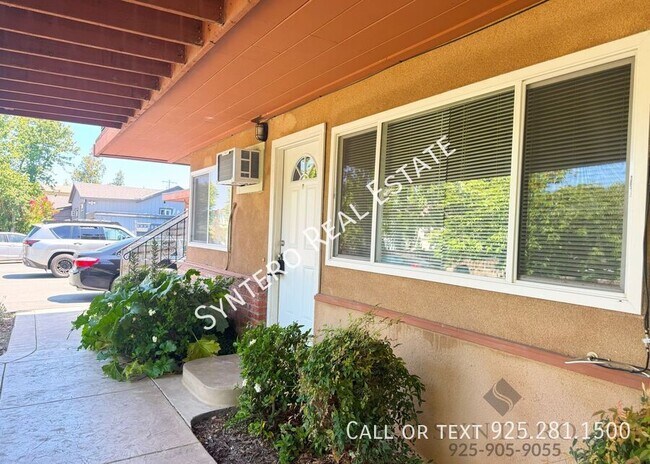 1595 3rd Ave photo 3