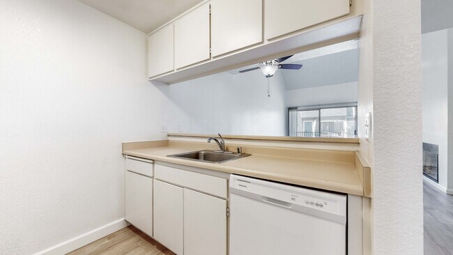 Cambridge Square Apartments photo 4