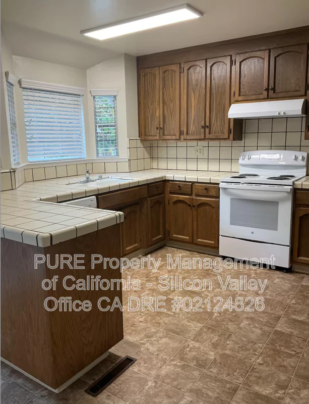 206 Pennsylvania Ave Santa Cruz, CA 95062 photo 3