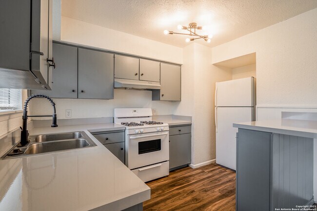 532 Southtrail Dr San Antonio, TX 78216 photo 5