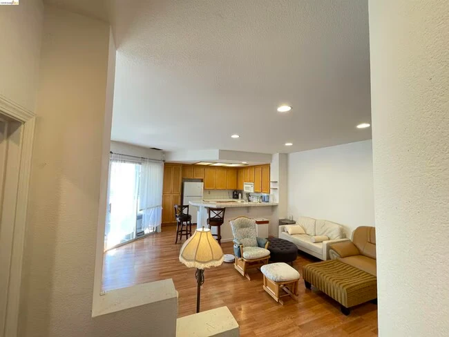 2507 Baywood Way Richmond, CA 94804 photo 4