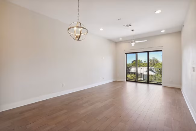 908 Nueces St Austin, TX 78701 photo 4