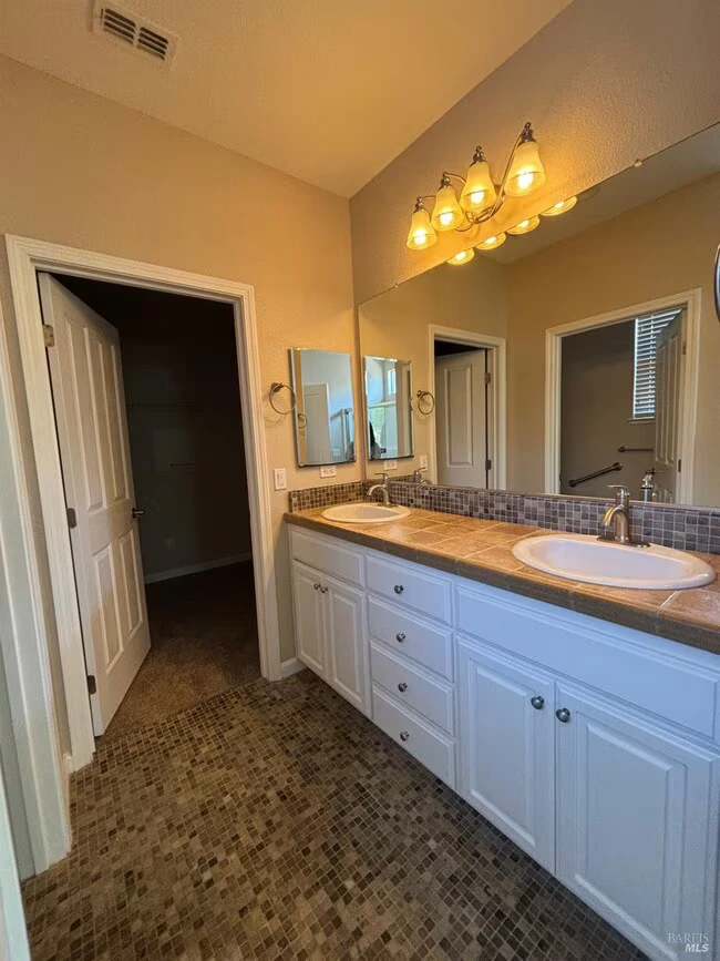505 Marianna Pl Rio Vista, CA 94571 photo 2
