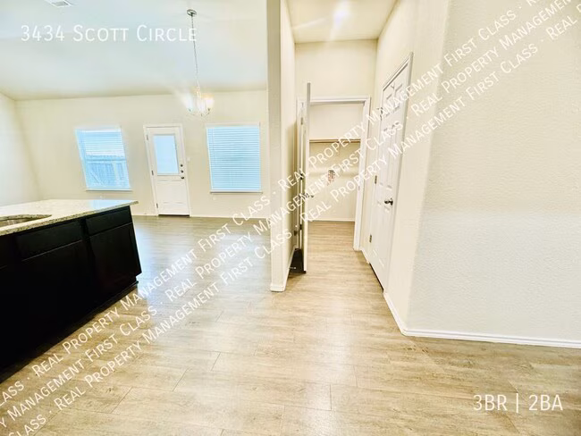 3434 Scott Cir Seguin, TX 78155 photo 4