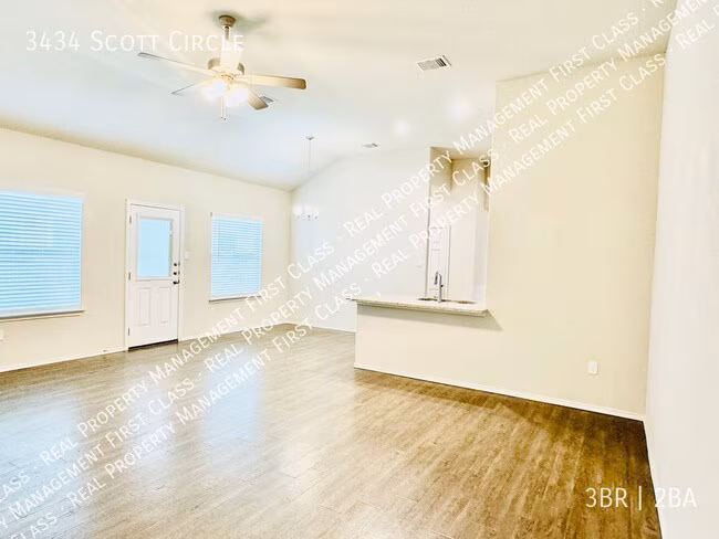3434 Scott Cir Seguin, TX 78155 photo 2
